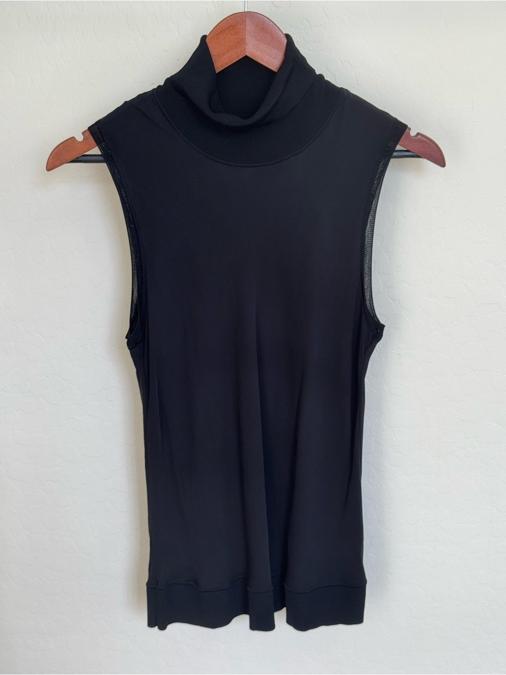 Theory 100% Silk Black Sleeveless Turtleneck Mock Neck Shell Top Blouse Sz Large